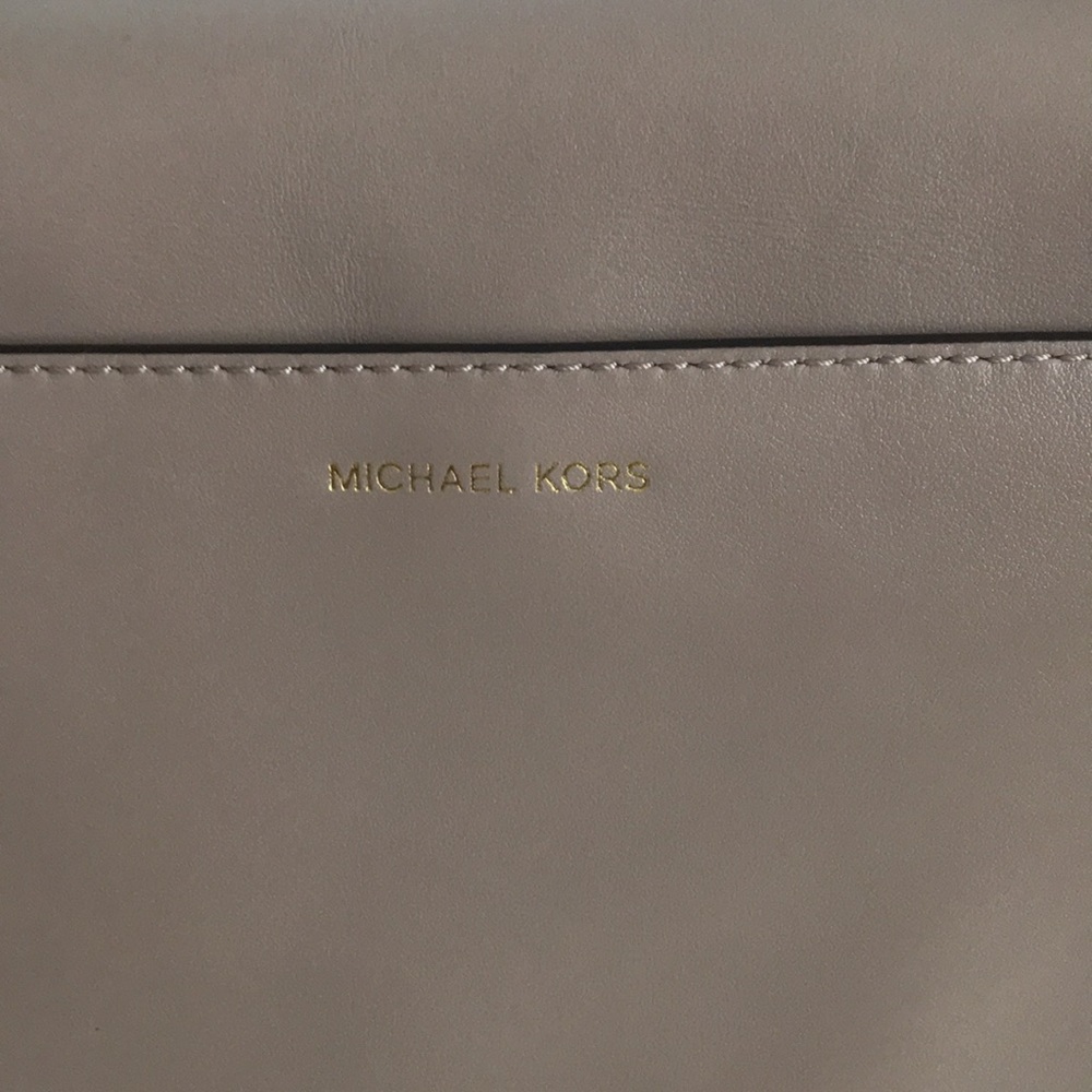 Michael Kors Ava Satchel leather Truffle color PreOwned - Picture 4 of 15
